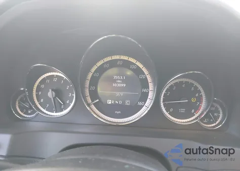 2010 Mercedes-Benz E 550 z USA, uszkodzony, nr VIN WDDKJ7CB1AF035971